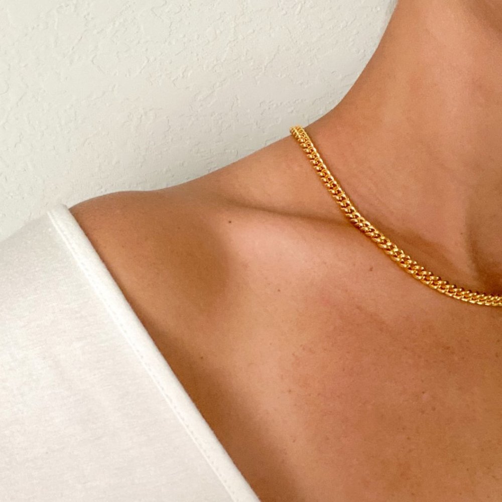 Thalia Curb Style Chain Necklace